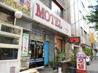 入口が小さいので、見逃してしまいそう。