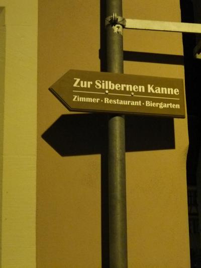 小さな看板もあります。