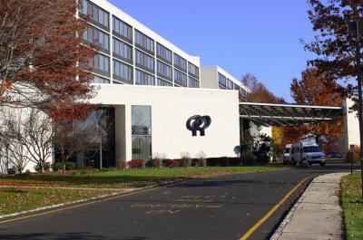 それほど高層でもなく個人的には好きな外観