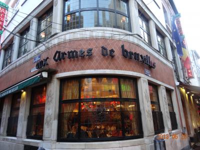 店内は高級感もある人気店