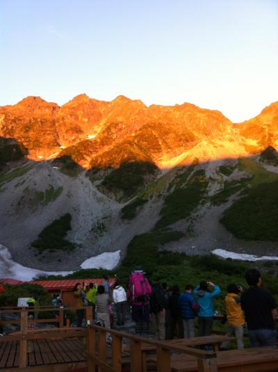 朝焼けは最高な山小屋です