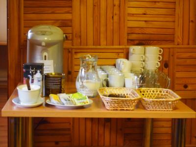 コーヒー・紅茶はセルフで。