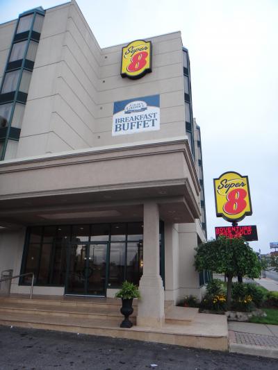 ナイアガラフォールズまで徒歩20分程度