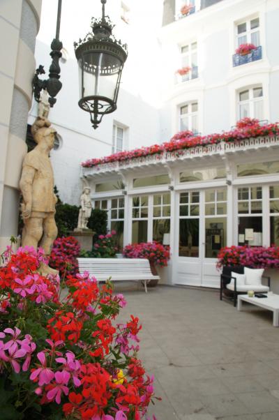 レセプション入口