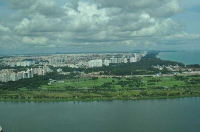 天空のプールで涼を感じる