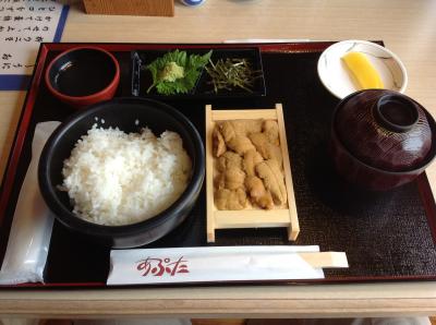 うに丼，渦巻きソーセージが美味い