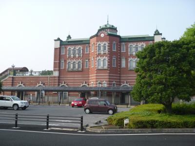 東京駅の赤レンガ駅舎をモチーフにした駅舎