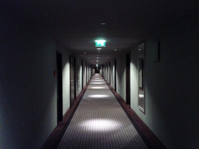 ちょっと薄暗い廊下
