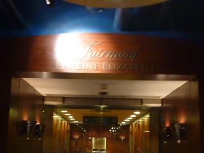 VIA鉄道からの地下の入り口・・・