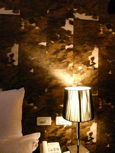 部屋はすごく小さいです。