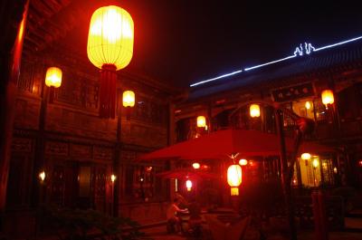 夜は幻想的になる中庭