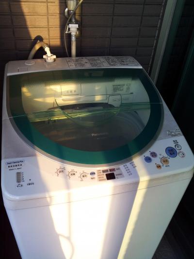 このホテルの“売り”の洗濯機。乾燥機能つきです。