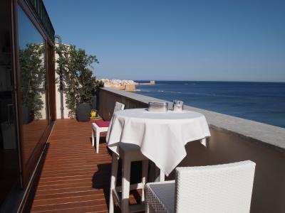 海沿いで気持ちいい