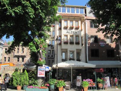 1Fのレストランがいい感じ。夜はブルーモスクを眺めながら食事