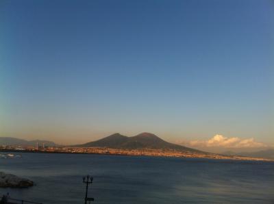 眺望はバッチリ。でも朝日がまぶしくて、朝寝ができませんでした