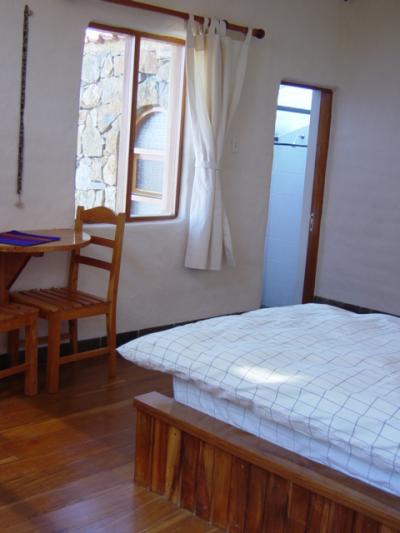 小さなテーブルがあります。