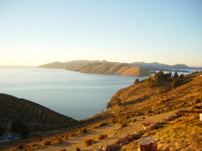 ロッジの外から眺める朝のチチカカ湖。