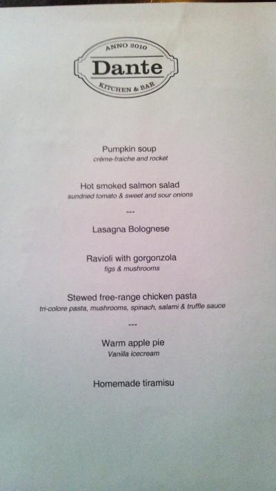 おしゃれなカフェバー、でも混雑時のディナーは要注意かも