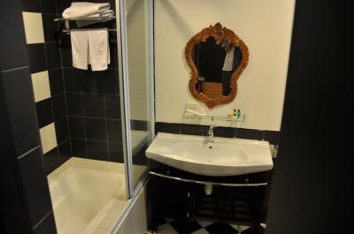 丁度良い広さのバスタブでとても綺麗で清潔 （＾0＾）.