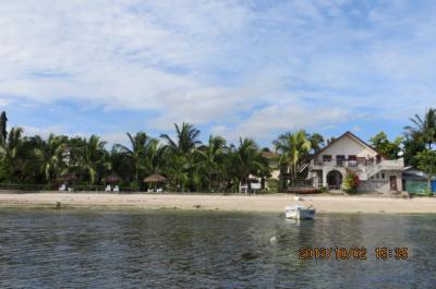 海からリゾートを見る