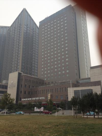 ホテルの外観です(指がうつっていてすいません…)