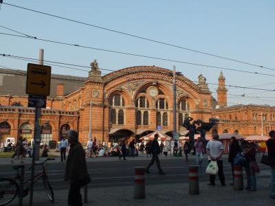 駅から歩いて２分・ホテルから中央駅が見える