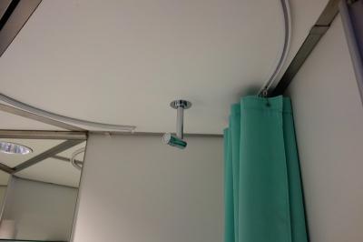 片隅にあるシャワー。気づかないっての