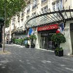 若干治安は悪い