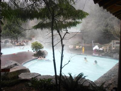 温度が低い方の露天風呂、子どもも入浴可