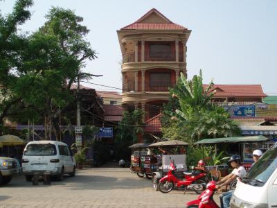 本館です。受付や食事はこちらで・・・・