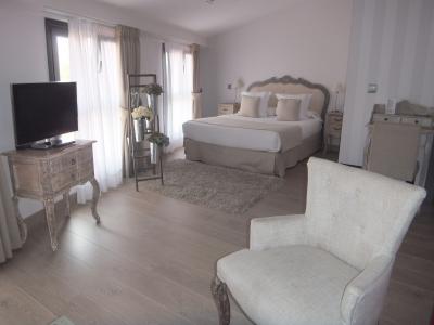 とっても可愛い白いお部屋