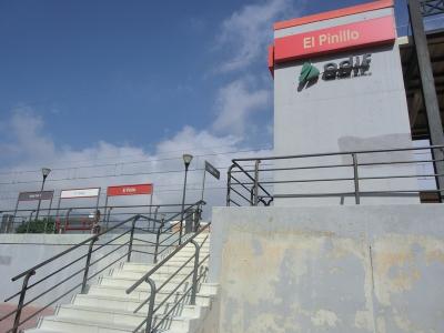 最寄駅エルピニージョ駅　マラガ空港駅から１５分