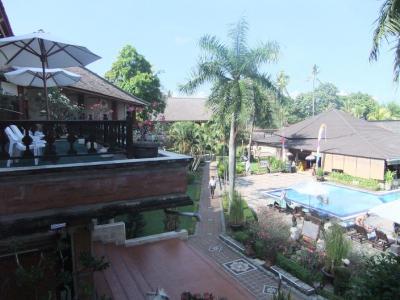 バルコニーより