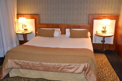 部屋は清潔で過ごしやすいです。父は枕を気に入っておりました。