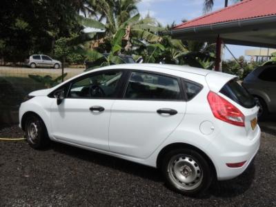 モーレア島レンタカー情報