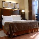 部屋は広くて明るい