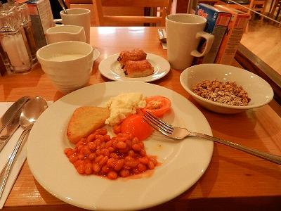 朝食。お願いしたら豆乳を持ってきてくれました