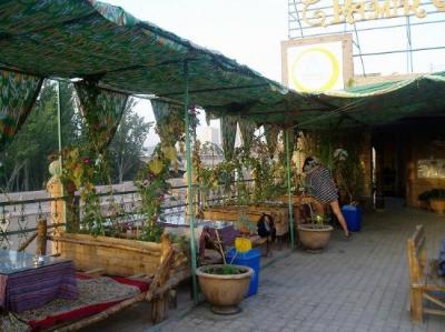 併設の屋上カフェ