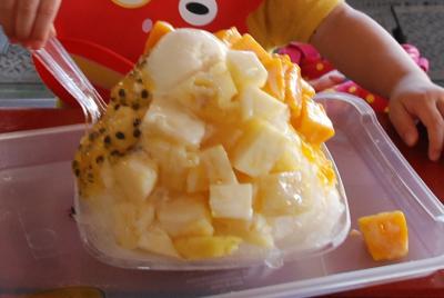 トロピカルフルーツのアイスマウンテン