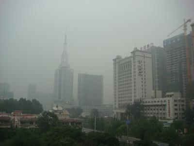 客室からの眺望。PM2.5のせいか、霞んでいる