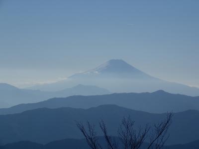 渓谷あり、岩登りあり、眺望ありそれなりに登山を楽しめる山