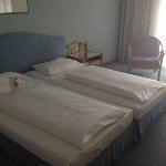 部屋は狭いがきれいです