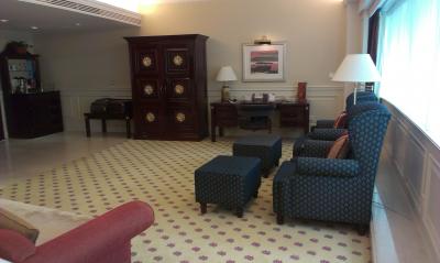 便利な場所にあり、部屋が広くて優雅な気持ちになれるホテル