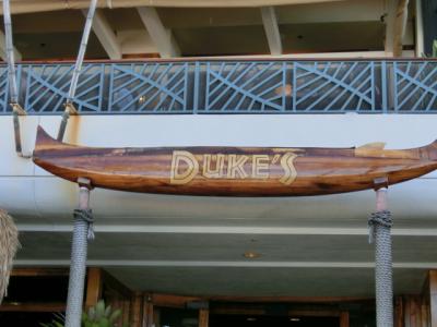 朝食がリーズナブルで美味しい上にオンザビーチのレストランです