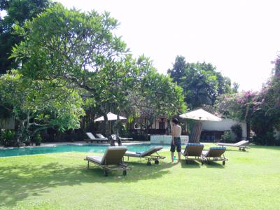 開放感のあるプール　貸切状態です