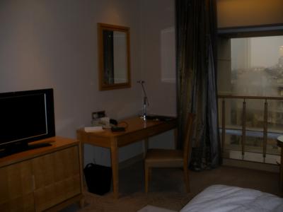 この部屋と別にベッドルームがあります