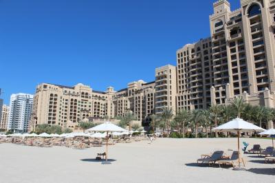 プライベートビーチからの外観