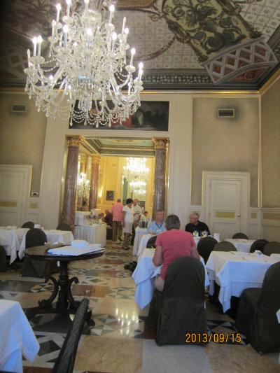 朝食レストラン