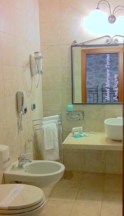 ビデがあるし、ドライヤーもあり。タオルもアメニティも合格