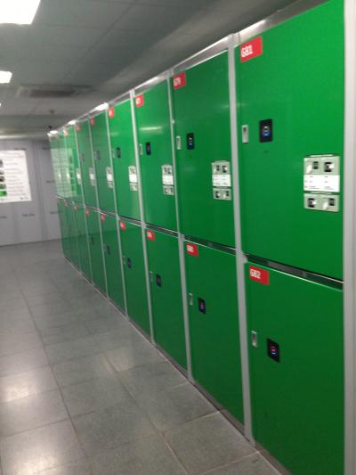 アトーチャ駅のコインロッカーの値段とサイズ